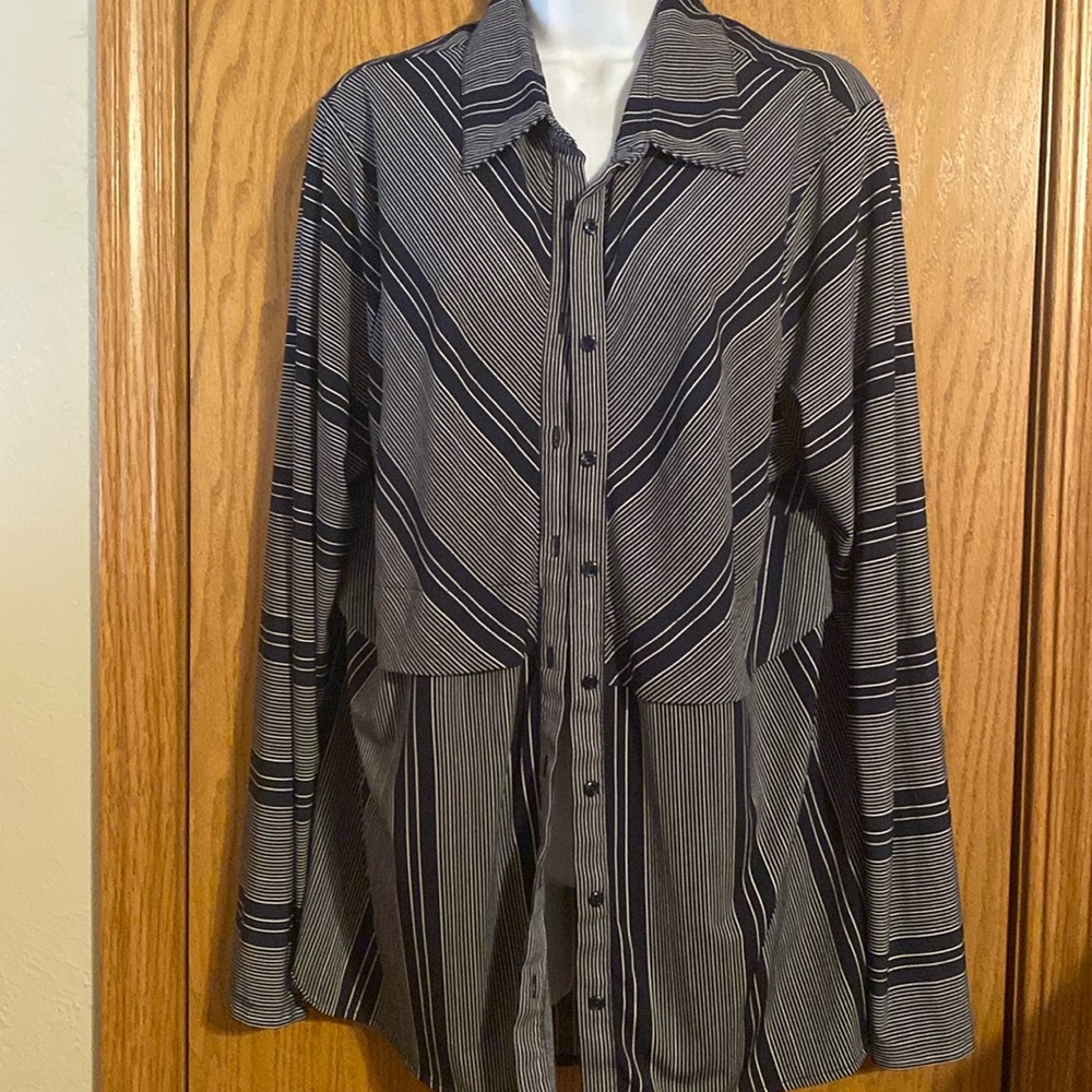 Cato women’s plus size 18/20W black and white shirt